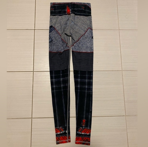 Niyama Sol ENDLESS Leggings Vivienne hounds tooth black white red plaid grey - Picture 3 of 7